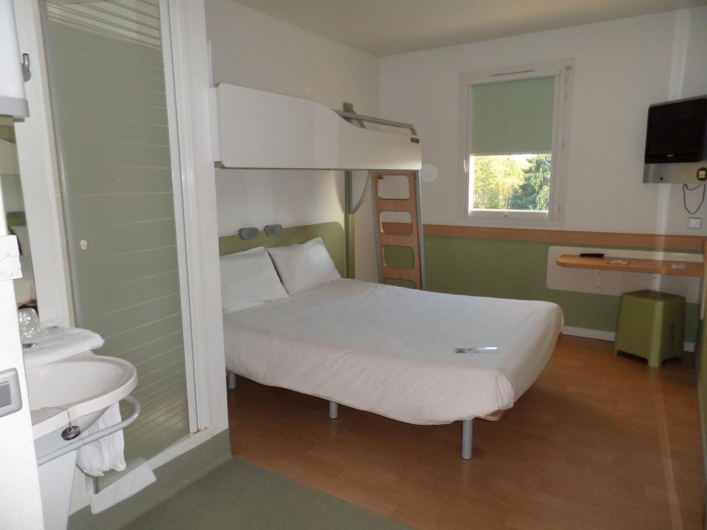 Ibis Budget Issoire Quarto foto