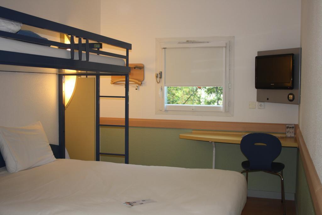 Ibis Budget Issoire Quarto foto