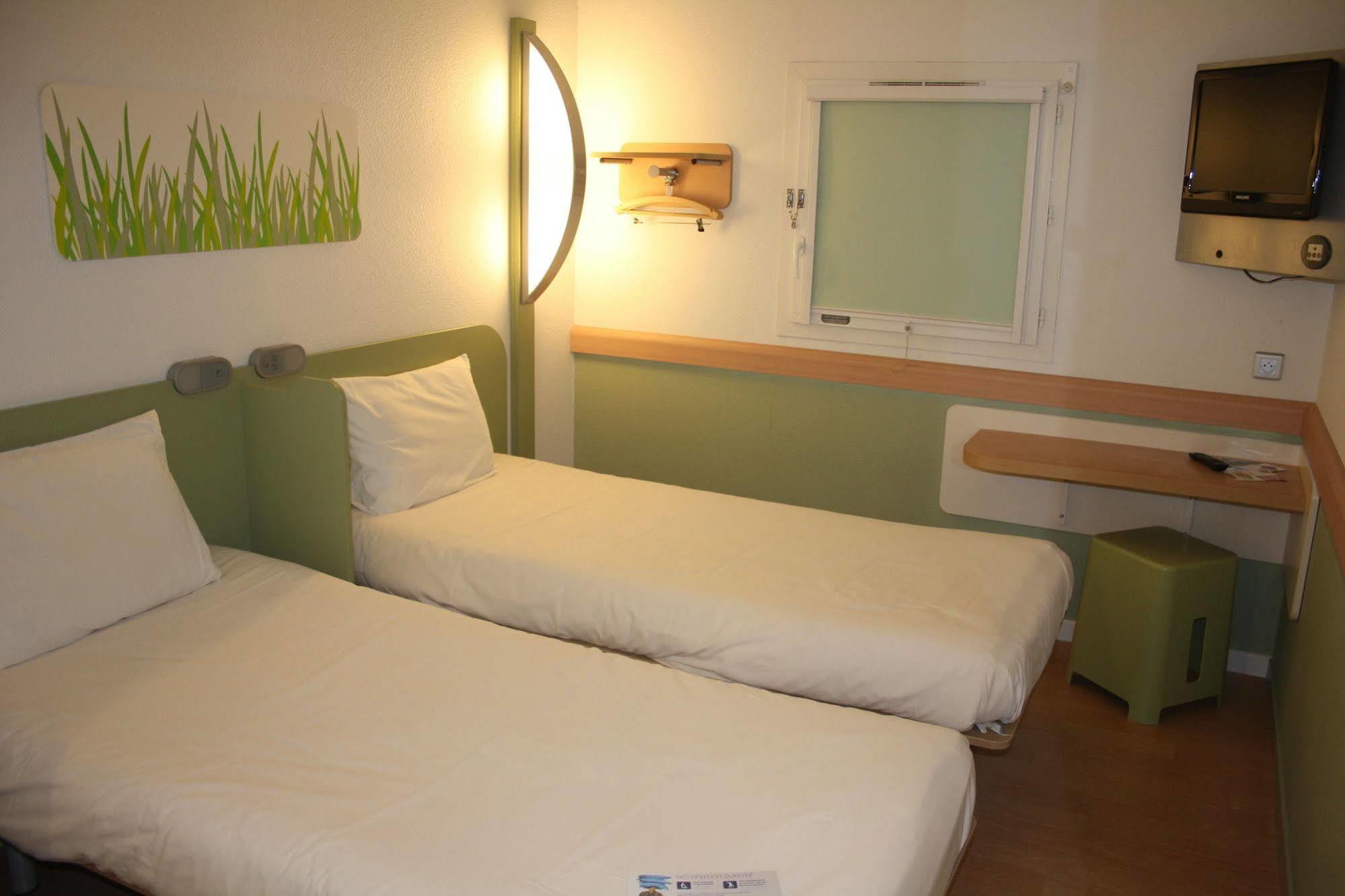 Ibis Budget Issoire Exterior foto